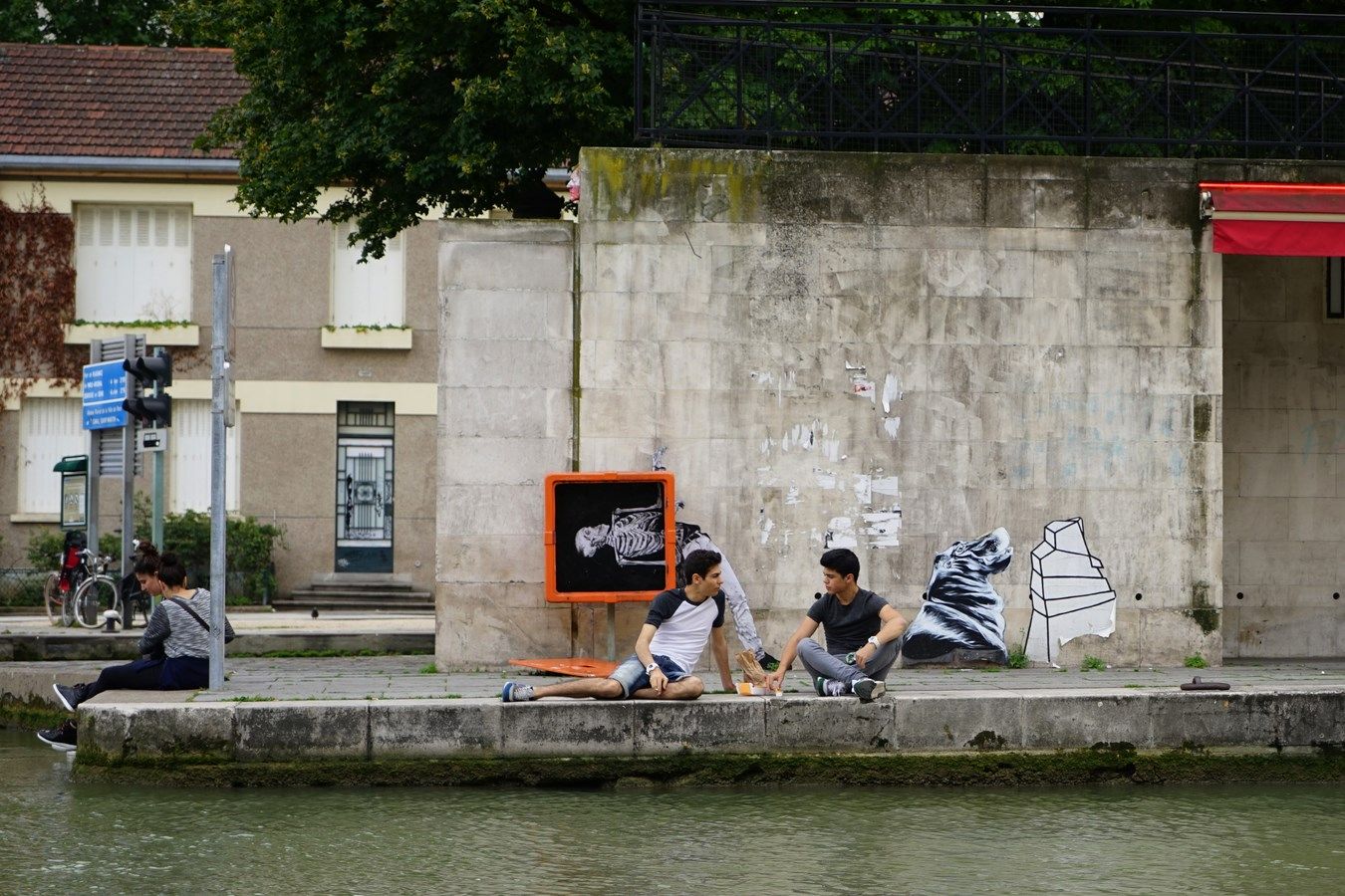 Graff de Levalet au Bassin de la Villette